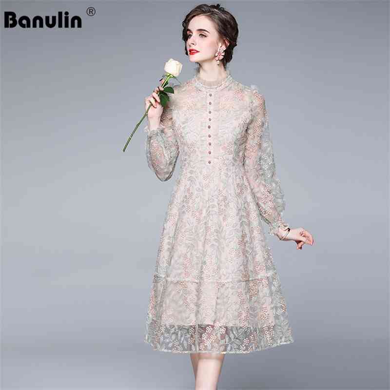 Banulin High-end Custom Luxury Runway Designer Midi Dress Spring Mesh Embroidery Flowers Ruffles Office Party 210603, Design and color
Banulin High-end Custom Luxury Runway Designer Midi Dress Spring Mesh Embroidery Flowers Ruffles Office Party 210603, Design and color