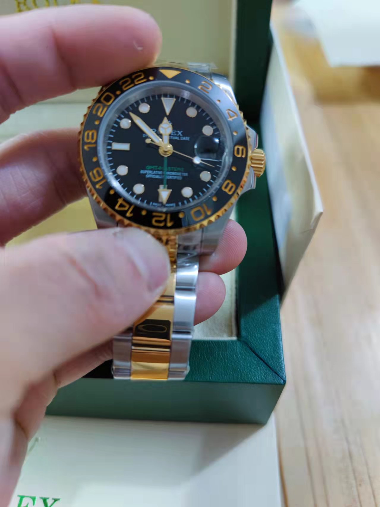 With Box men watch 40mm 116718 Mechanical automatic watch Ceramic bezel Sapphire Glide buckle 2813 movement watches wristwatch, Style 1 original box + watch
With Box men watch 40mm 116718 Mechanical automatic watch Ceramic bezel Sapphire Glide buckle 2813 movement watches wristwatch, Style 1 original box + watch