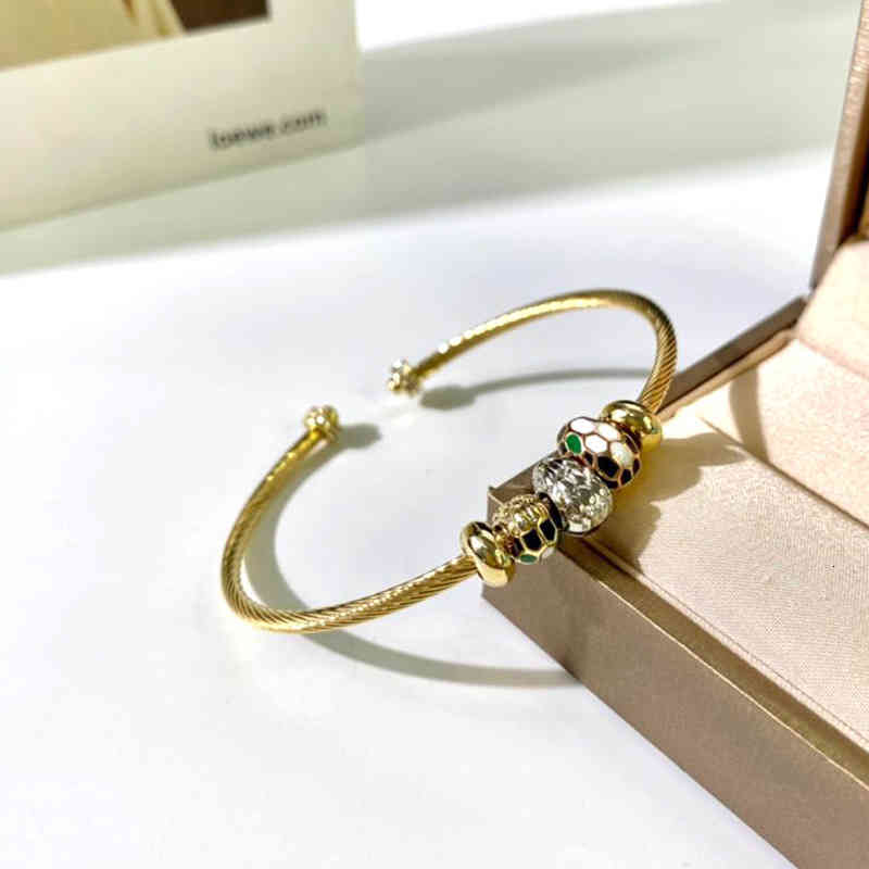 Charm Bracelets Exotic Snake Head Enamel Shaped Open Round Bead Design C-shaped