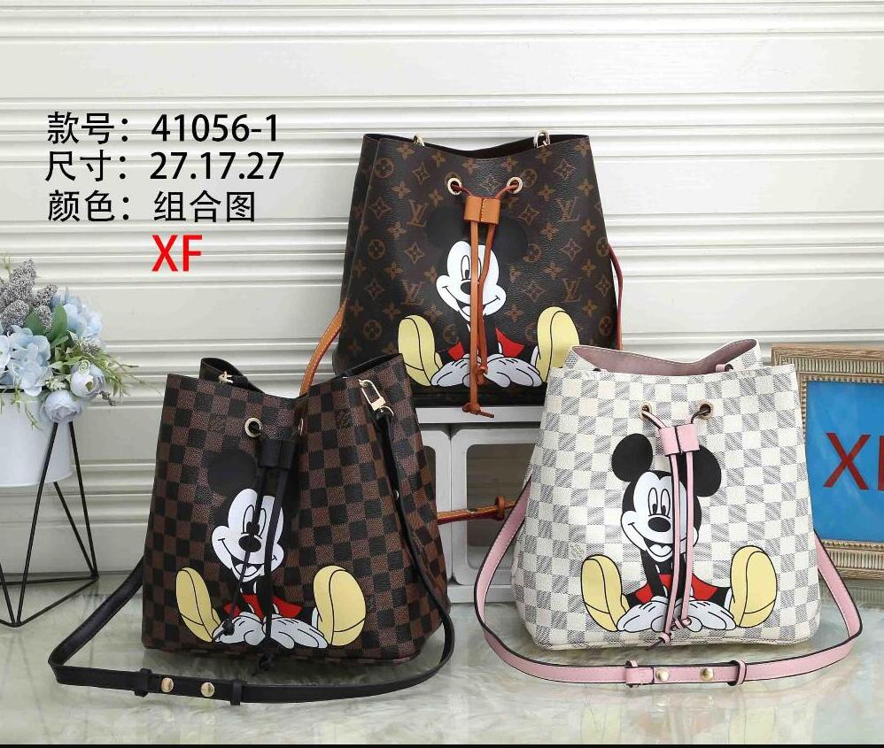 F4 Designer Bucket Bags Wallets LVLouisVutton Bags GGYSLVitton Mens Laptop Briefcase Fashion Shoulder Crossbody Bags
F4 Designer Bucket Bags Wallets LVLouisVutton Bags GGYSLVitton Mens Laptop Briefcase Fashion Shoulder Crossbody Bags