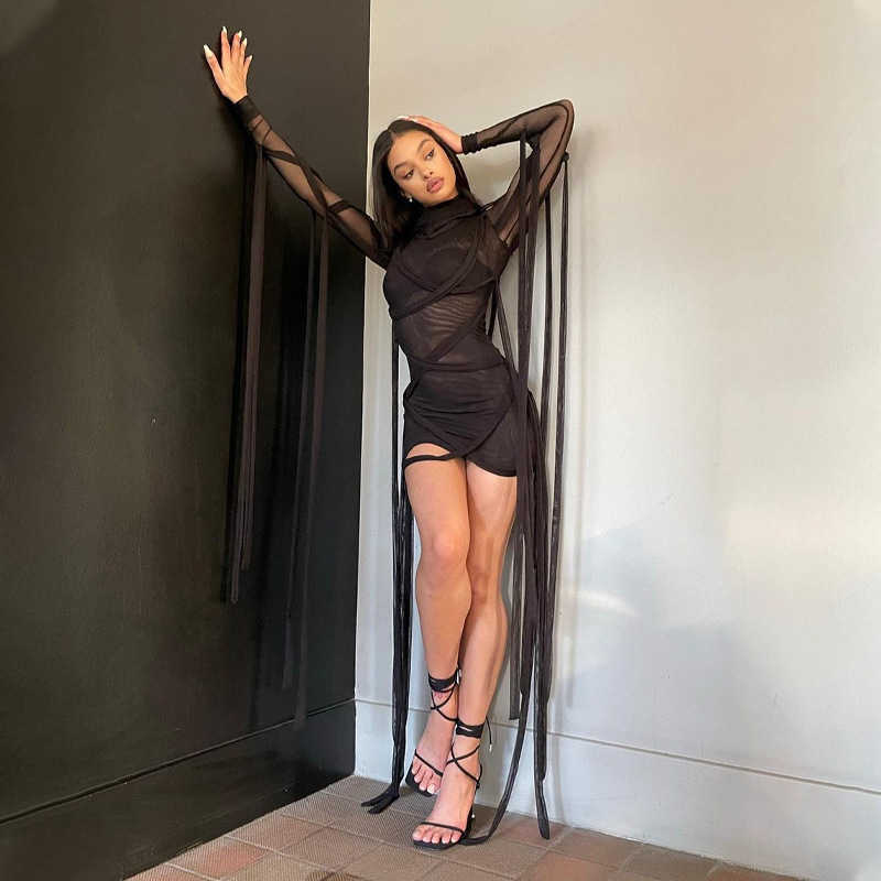 DEAT Women Sexy Stitching Mesh Dress Solid Color Long Sleeve Turtleneck High Wasit Fashion Spring Summer 11B014 210709