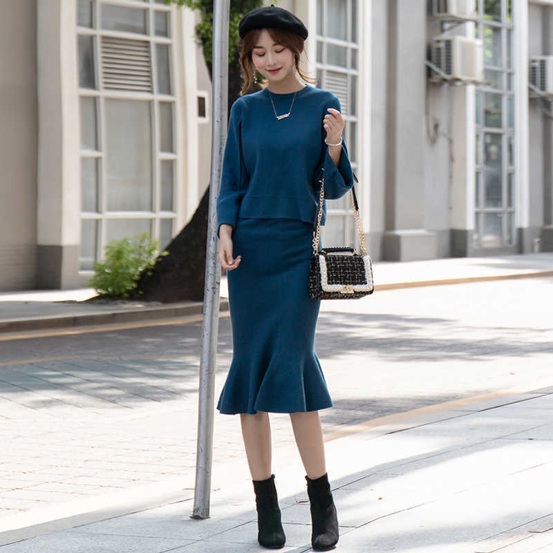 autumn fishtail skirt two-piece fashion slim knit pullover sweater high quality Stretchy Elegant Slim Skirt Two-piece 210527, Peacock blue
autumn fishtail skirt two-piece fashion slim knit pullover sweater high quality Stretchy Elegant Slim Skirt Two-piece 210527, Peacock blue