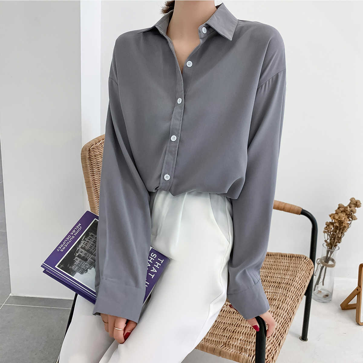 Solid Color Long-sleeved Shirt Spring Korean-style Women's Wear Quality Fold-down Collar Blouse 210607, Blue
Solid Color Long-sleeved Shirt Spring Korean-style Women's Wear Quality Fold-down Collar Blouse 210607, Blue