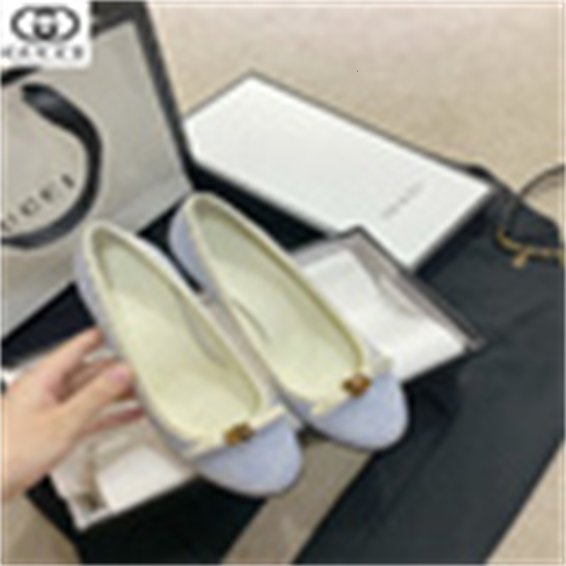 pumps slippers designer sneakers sandals luxury mules slides women loafers ballerinas high dress shoes heels cn22, Black;white
pumps slippers designer sneakers sandals luxury mules slides women loafers ballerinas high dress shoes heels cn22, Black;white