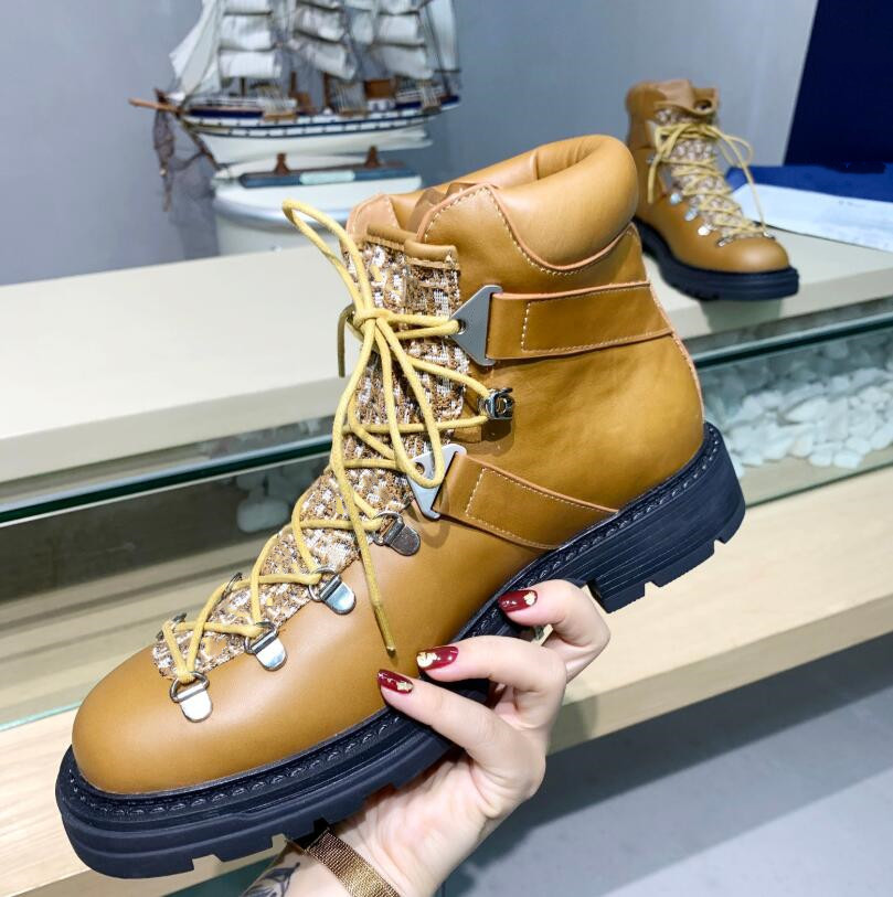 Men Women Oblique Ankle Martin Boots Rois Boots Nylon Derby Explorer Calfskin Trainers High Quality Black Leather Shoes Fashion Outdoor Shoe, Box
Men Women Oblique Ankle Martin Boots Rois Boots Nylon Derby Explorer Calfskin Trainers High Quality Black Leather Shoes Fashion Outdoor Shoe, Box