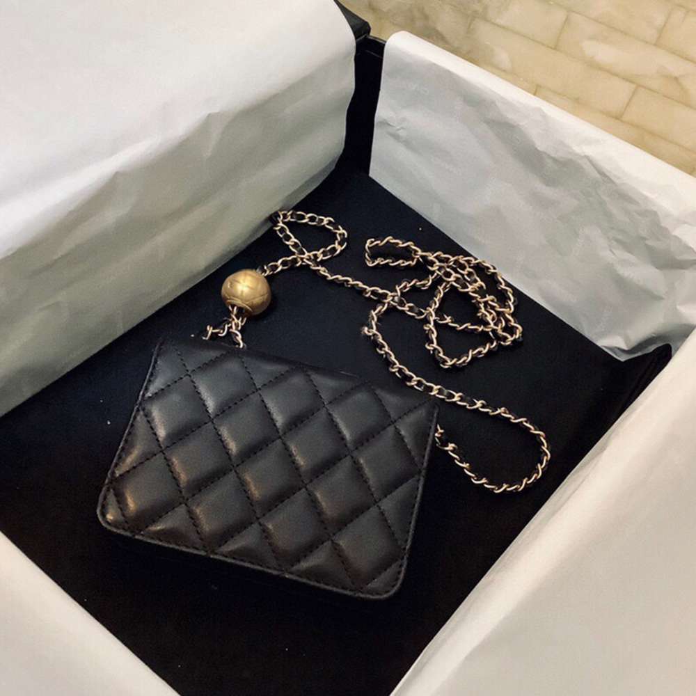 Designer luxury2020 New style Miniature metal ball bag Soft and fine sheepskin Small Golden Ball length adjustment to unlock
Designer luxury2020 New style Miniature metal ball bag Soft and fine sheepskin Small Golden Ball length adjustment to unlock