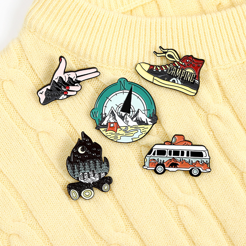 Tour Bus Compass Design Brooches Climbing Shoes Hiking Match Pins Unisex Gesture Mountain Travel Gift Badge Pin Accessories
Tour Bus Compass Design Brooches Climbing Shoes Hiking Match Pins Unisex Gesture Mountain Travel Gift Badge Pin Accessories