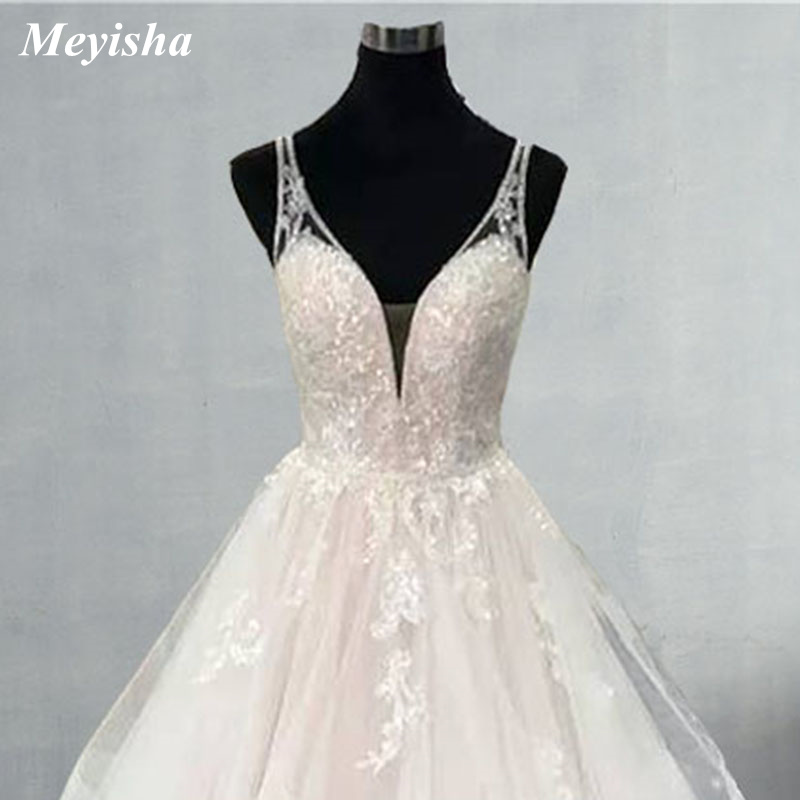 ZJ9204 2021 Lovely Ruffles Layered Skirt Lace Wedding Dress Backless Deep V Neck Tiered Bridal Gowns Customer Made