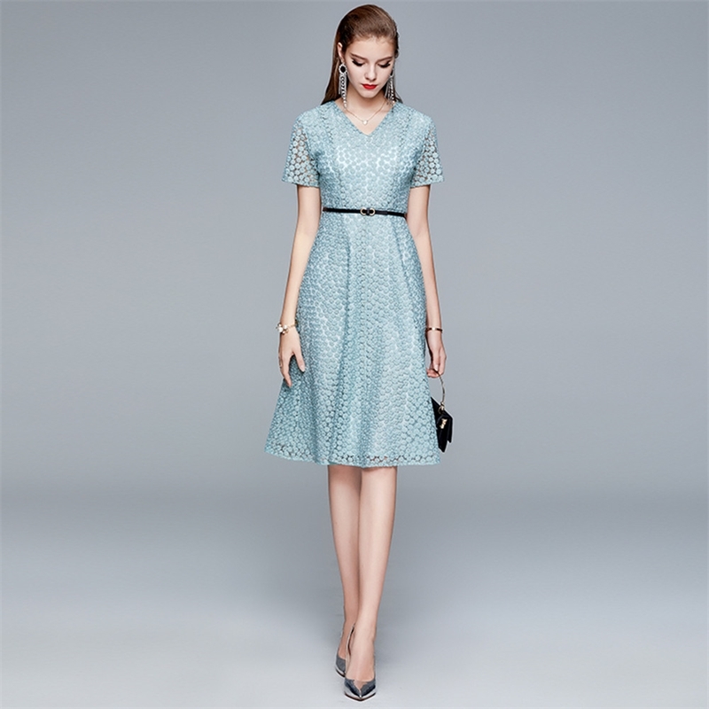 Arrival Solid Lace Embroidery Dresses Women Fashion Designer V-Neck Hollow Out Holiday Runway Vestidos 210520, Photo color
Arrival Solid Lace Embroidery Dresses Women Fashion Designer V-Neck Hollow Out Holiday Runway Vestidos 210520, Photo color