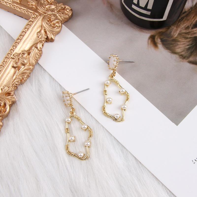Dangle & Chandelier Unique Design Pin Shape Long Drop Earrings 2021 Fashion Jewelry Girly Big Pearl Pendant For Women Pendientes
Dangle & Chandelier Unique Design Pin Shape Long Drop Earrings 2021 Fashion Jewelry Girly Big Pearl Pendant For Women Pendientes