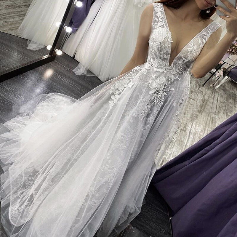 Smoky Gray Boho Lace Wedding Dresses Floor Length V-Neck Appliques Tulle Bridal Gowns Backless Bride Dress For Beach Weddding 0509