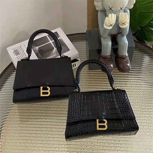 new B-shaped hourglass women's leisure personalized Single Shoulder Messenger Bag Black Crocodile pattern small square bag Purse Outlet
new B-shaped hourglass women's leisure personalized Single Shoulder Messenger Bag Black Crocodile pattern small square bag Purse Outlet