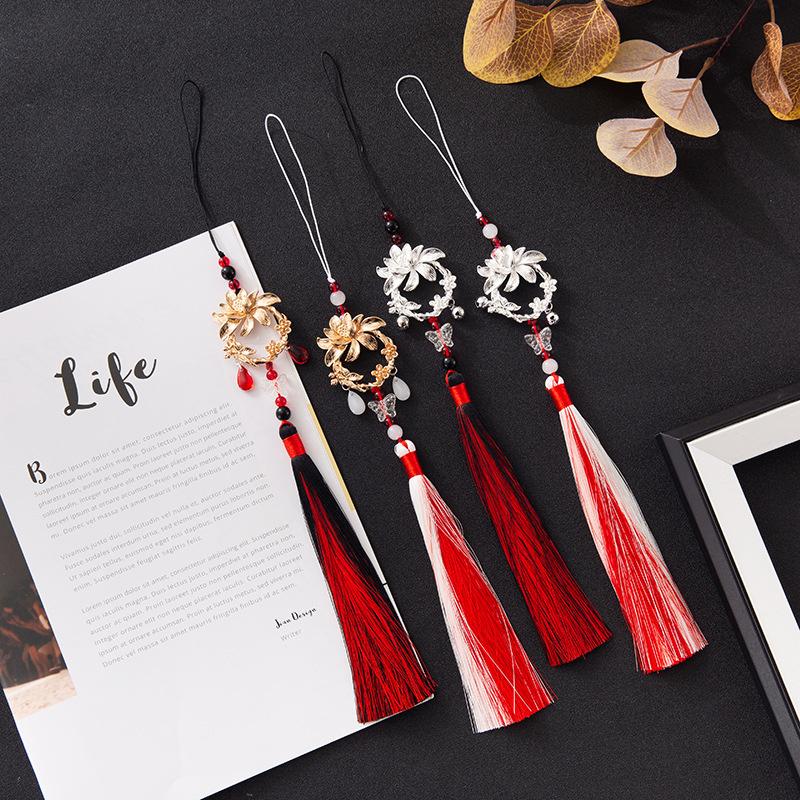 Keychains Heaven Official's Blessing Flower Key Chain Women Holder Keyring Pendant Zinc Alloy Tian Guan Ci Fu Tassel Keychain
Keychains Heaven Official's Blessing Flower Key Chain Women Holder Keyring Pendant Zinc Alloy Tian Guan Ci Fu Tassel Keychain