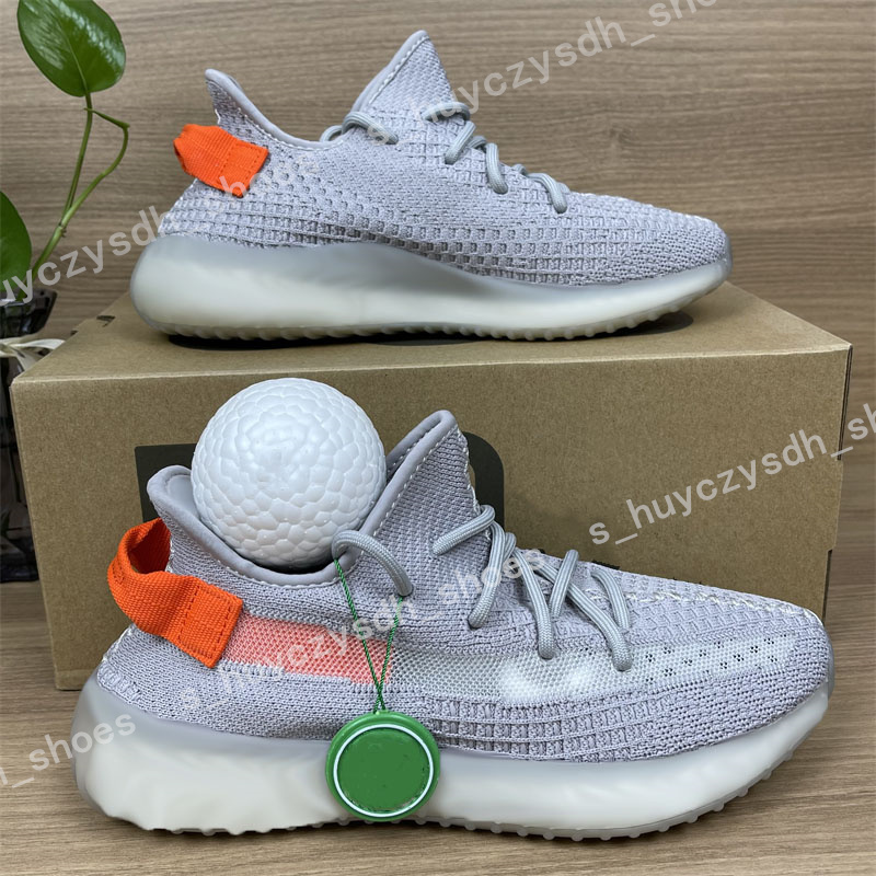Designer Men Women V2 Running Shoes Luxury Top Qualiy Yecheil Black Static Reflective Zyon Israfil Outdoor Trainer Sneakers US 4-13 Contains Half, 666
Designer Men Women V2 Running Shoes Luxury Top Qualiy Yecheil Black Static Reflective Zyon Israfil Outdoor Trainer Sneakers US 4-13 Contains Half, 666