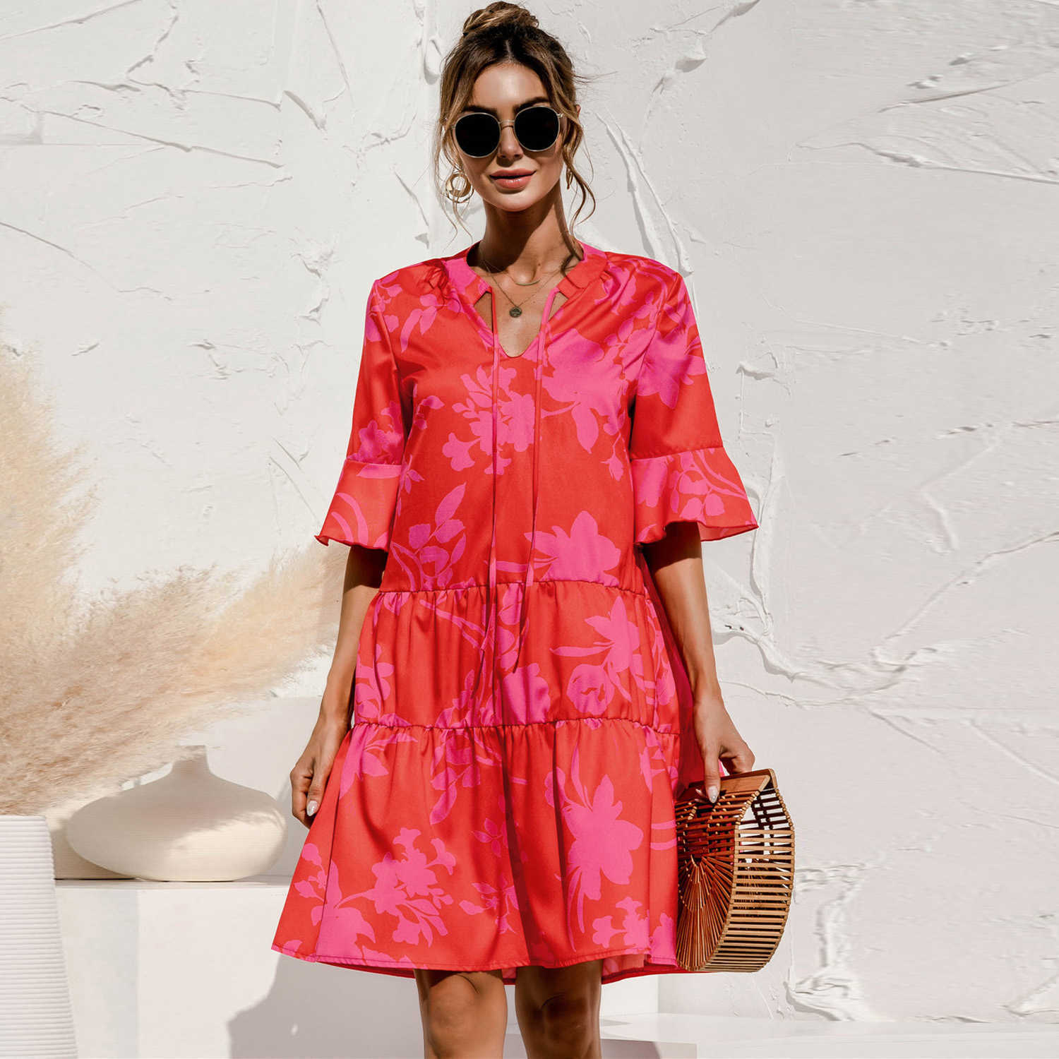 Elegant Summer V-neck Flare Sleeve Floral Print Knee Length Dress Women Casual Loose Patchwork Lace Up A Line Vestidos 210526, Army green
Elegant Summer V-neck Flare Sleeve Floral Print Knee Length Dress Women Casual Loose Patchwork Lace Up A Line Vestidos 210526, Army green