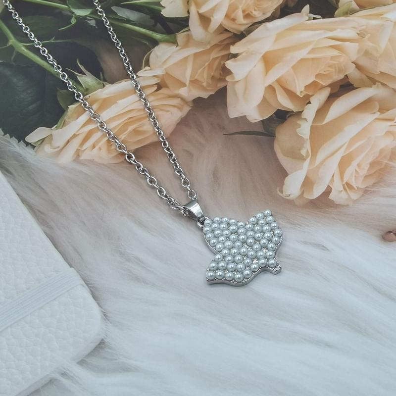 Chains Handmade Greek Sorority White Pearl Rhinestone Pendant Necklace Jewelry, Silver
Chains Handmade Greek Sorority White Pearl Rhinestone Pendant Necklace Jewelry, Silver