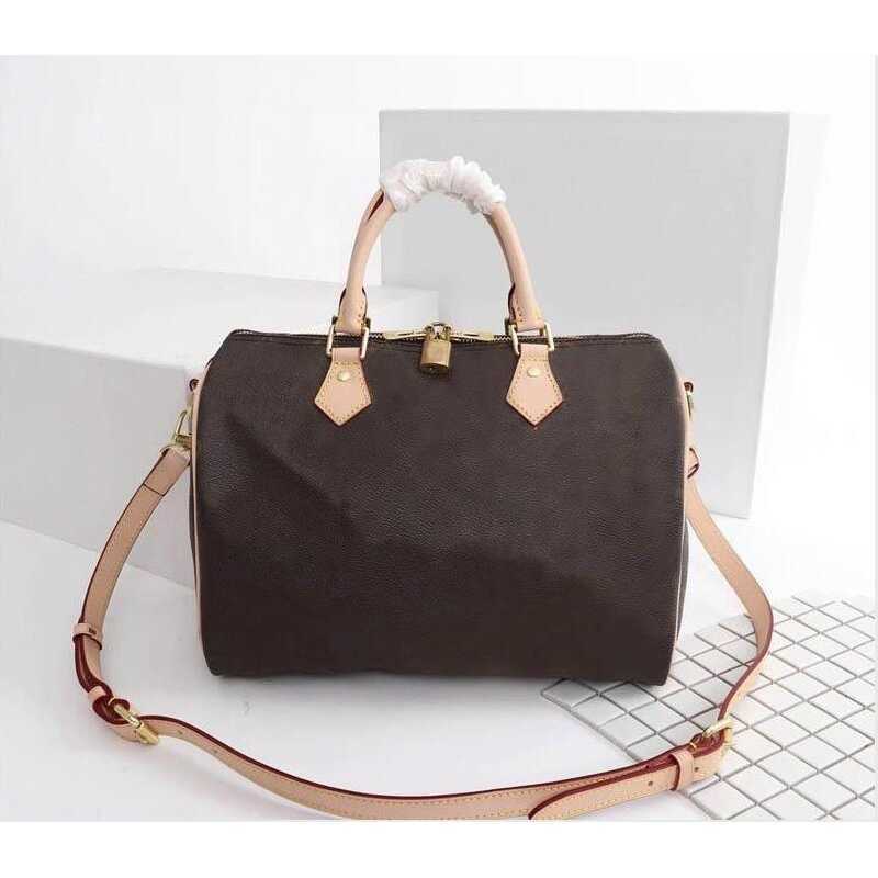 Designers Women Shoulder Bags Messenger Travel bag Classic Style Fashion Flowers Lady Totes Luxury handbags 30cm With Gold key lock, Brown flower
Designers Women Shoulder Bags Messenger Travel bag Classic Style Fashion Flowers Lady Totes Luxury handbags 30cm With Gold key lock, Brown flower