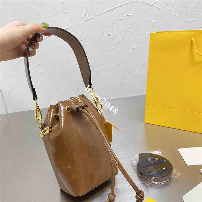 Fashion Large Bucket Bag Purses Genuine Leather Soft Shoulder Bags Women Chain Bag Crossbody Handbags
Fashion Large Bucket Bag Purses Genuine Leather Soft Shoulder Bags Women Chain Bag Crossbody Handbags