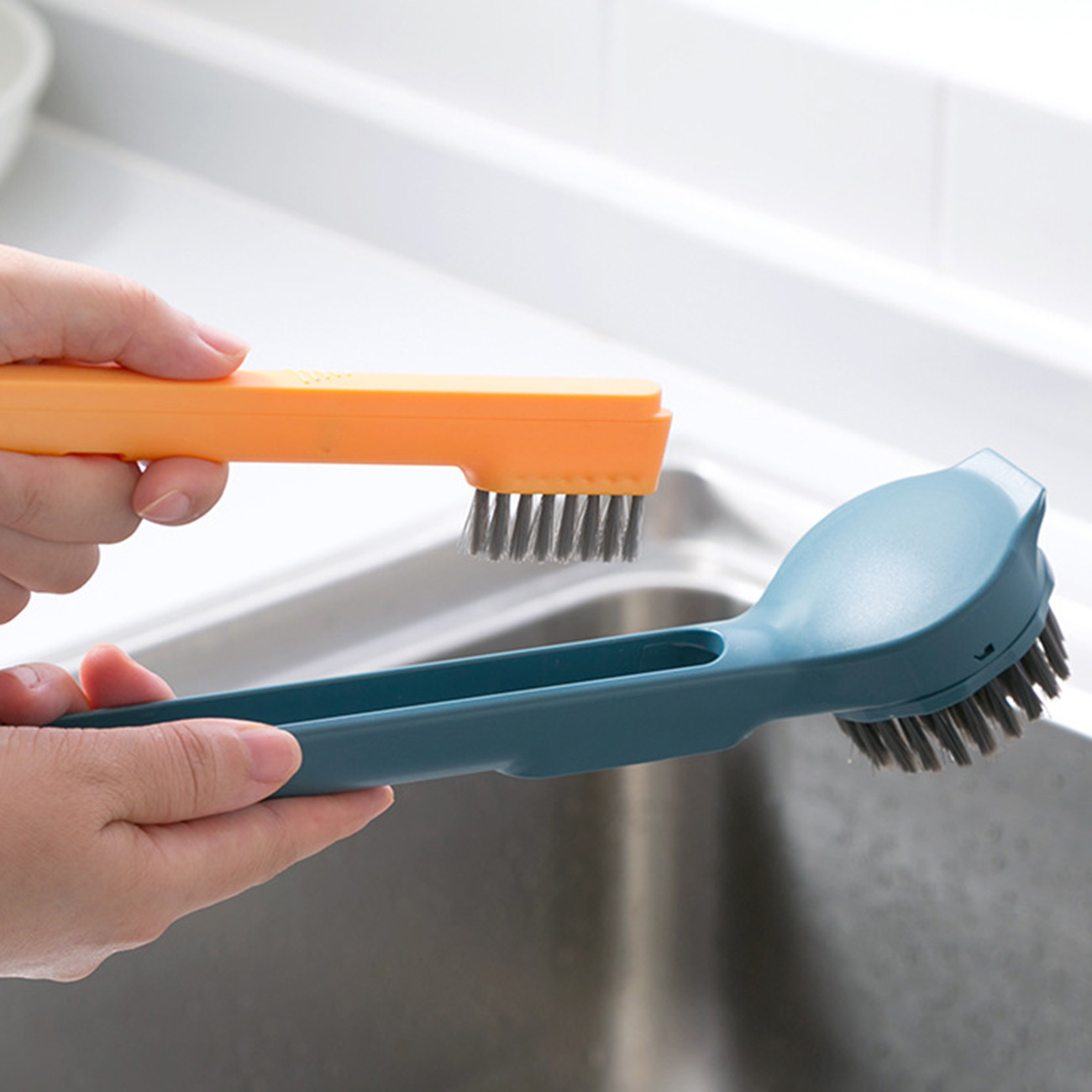 Non-greasy DishandPan Brushes Kitchen Scrub Brush Dish Brush with Sponge Cleaning Brush for Pans Pots Sink Tableware Kitchenware