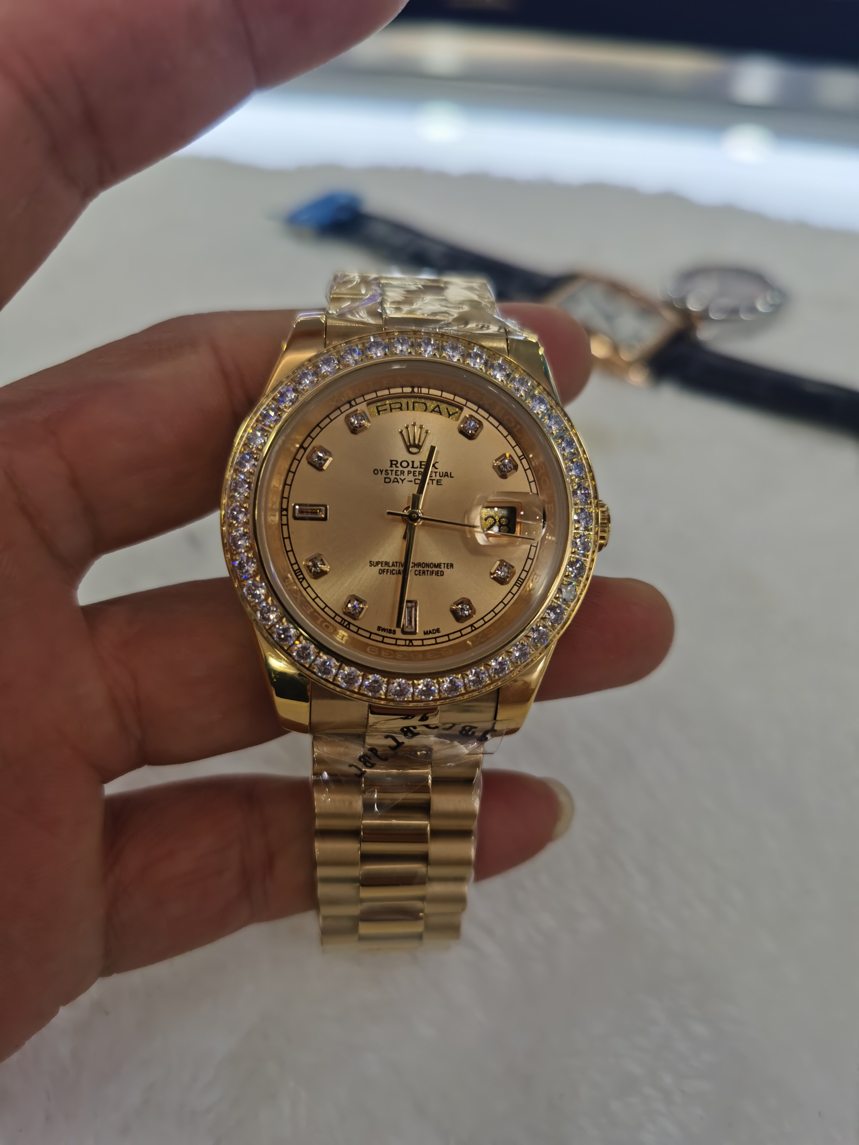 With original boxLuxury Fashion WATCHES Top Quality 18k Yellow Gold Diamond Dial & Bezel Watch Automatic Men's Watch Wristwatch, Style 1 original box + watch
With original boxLuxury Fashion WATCHES Top Quality 18k Yellow Gold Diamond Dial & Bezel Watch Automatic Men's Watch Wristwatch, Style 1 original box + watch