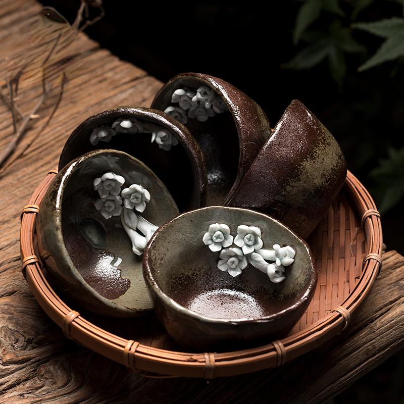 Cups & Saucers Chinese Retro Stoare Teacup Home Ceramic Relief Tea Set Accessories Creative Handmade Flowers Large Master Cup 100ml
Cups & Saucers Chinese Retro Stoare Teacup Home Ceramic Relief Tea Set Accessories Creative Handmade Flowers Large Master Cup 100ml