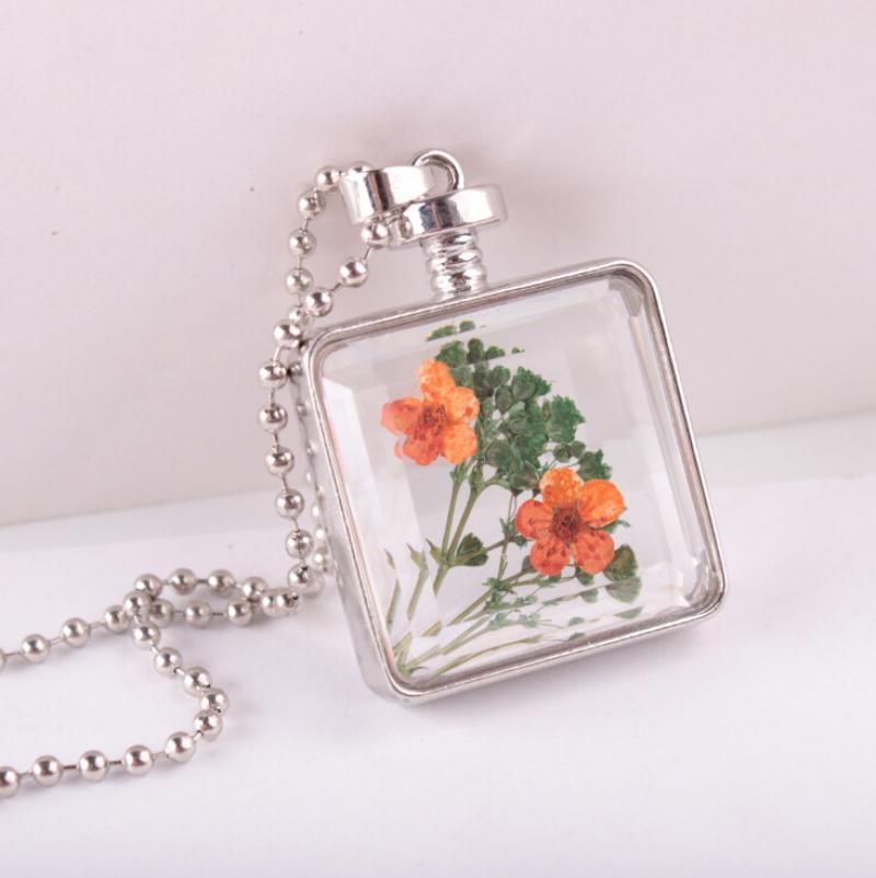Pendentif Colliers 2021 Collier en verre transparent carré de la mode Femmes bijoux créatif véritable fleur séchée bouteille de parfum simples