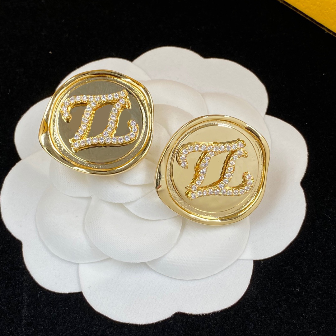 Fashion Jewelry Mens Women Earrings Ear Stud Brand Designer Double Letter Earring Ear Studs Gold Women Men Studs Party Jewelry Gift 2201104D
Fashion Jewelry Mens Women Earrings Ear Stud Brand Designer Double Letter Earring Ear Studs Gold Women Men Studs Party Jewelry Gift 2201104D