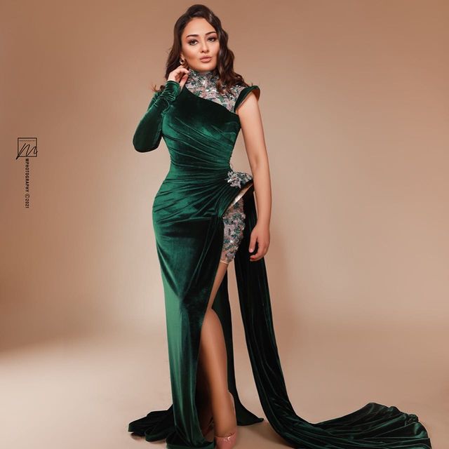 2021 Plus Size Arabic Aso Ebi Green Sexy Velvet Prom Dresses High Split Lace Evening Formal Party Second Reception Gowns Dress ZJ325