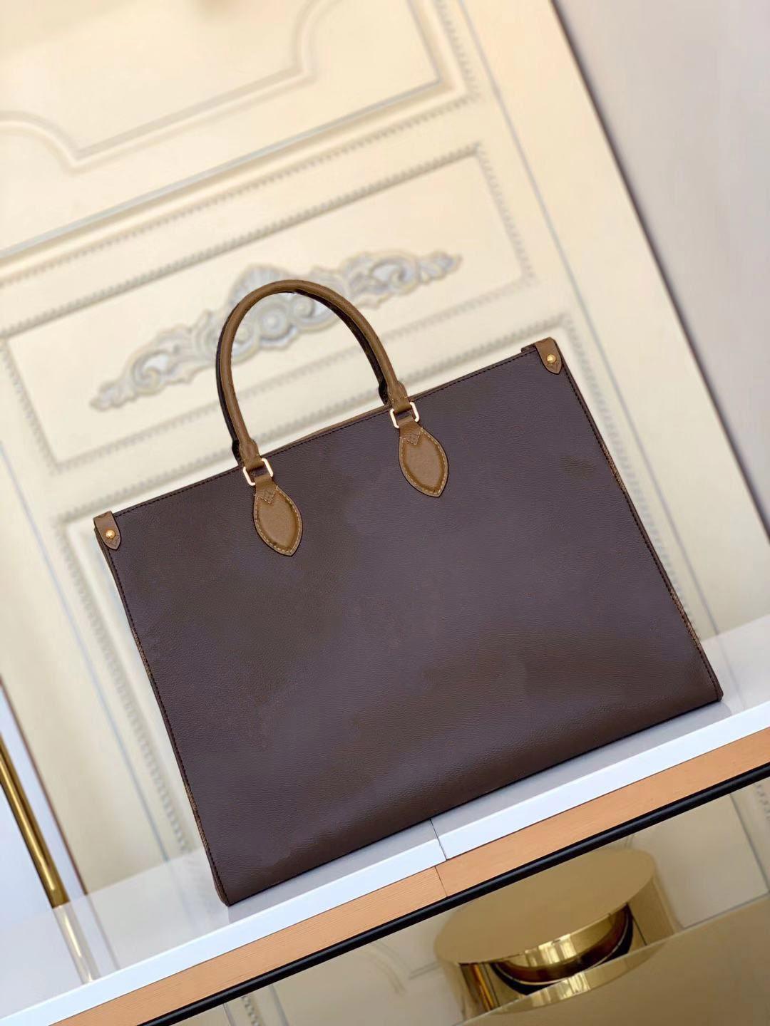 ladies birthday couple gift brown ONTHEGO snakeskin shoulder bags with chain high quality PU custom women 's crossbodybag, Black (not sold separately)
ladies birthday couple gift brown ONTHEGO snakeskin shoulder bags with chain high quality PU custom women 's crossbodybag, Black (not sold separately)