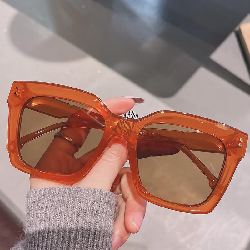 Sunglasses Vintage Fashion Orange Brown Gradient Square For Women Oversized Rivet Uv400 Sun Glasses Men Black Beige Shades, White;black
Sunglasses Vintage Fashion Orange Brown Gradient Square For Women Oversized Rivet Uv400 Sun Glasses Men Black Beige Shades, White;black