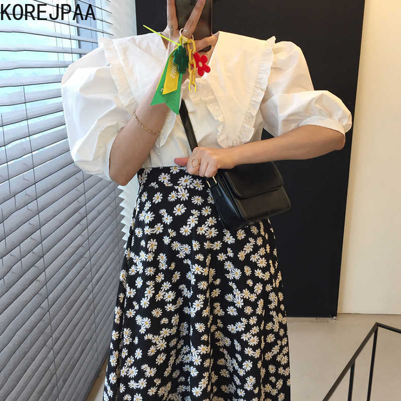 Korejpaa Women Dress Sets Summer Korean Ruffled Large Lapel Loose Bubble Sleeve Shirt and High Waist Small Daisy Skirt Suit 210526
Korejpaa Women Dress Sets Summer Korean Ruffled Large Lapel Loose Bubble Sleeve Shirt and High Waist Small Daisy Skirt Suit 210526