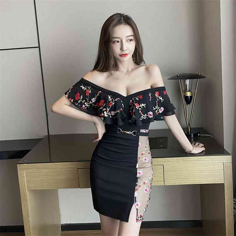 LDYRWQY summer one-line neck strapless low-cut embroidered bag hip stitching contrast color sexy dress 210603, Black
LDYRWQY summer one-line neck strapless low-cut embroidered bag hip stitching contrast color sexy dress 210603, Black