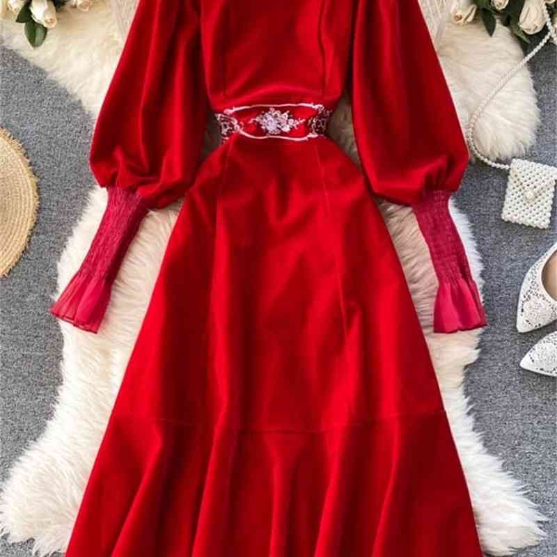 Neploe Vintage Chic Embroidery Slim Waist Dresses New Square Collar Velvet Vestidos Autumn Winter Elegant Women Dress 94586 210422