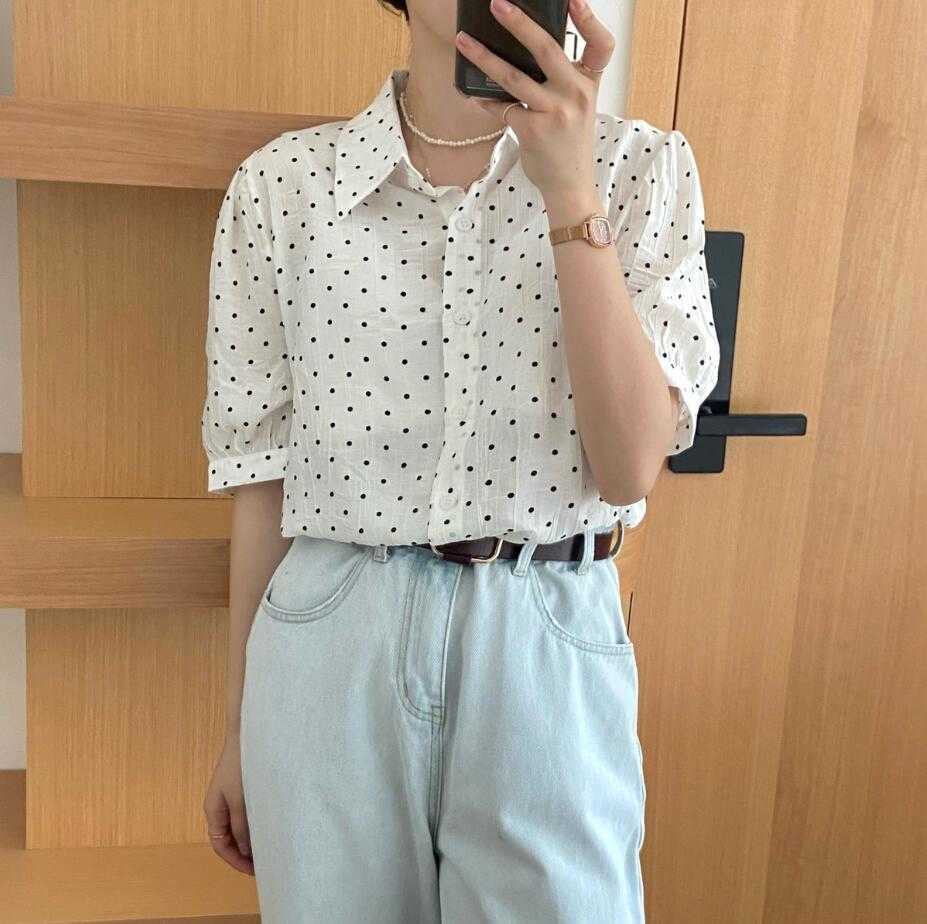 Korejpaa Women Shirt Summer Korean Retro Lapel Single-Breasted Back Hollow Lace-Up Adjustment Polka Dot Puff Sleeve Blouses 210526