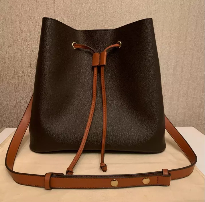 Ladies Shoulder Drawstring Bag Crossbody Bags High-End Pu Leather Designer Wallet Fashion Large Capacity Girl Cosmetic Storage Backpacks Travel Handbag Purse, Red
Ladies Shoulder Drawstring Bag Crossbody Bags High-End Pu Leather Designer Wallet Fashion Large Capacity Girl Cosmetic Storage Backpacks Travel Handbag Purse, Red