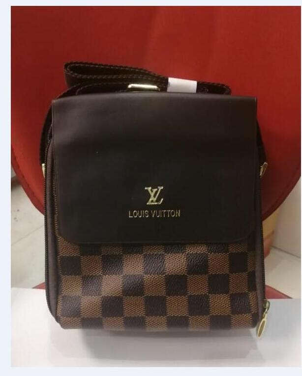 LV LOUIS 1 VITTON rossbody Shoulder HandBag Women Purse Messenger Bags Wallet Tote Clutch Bag backpack travel men 1-A, Red;black
LV LOUIS 1 VITTON rossbody Shoulder HandBag Women Purse Messenger Bags Wallet Tote Clutch Bag backpack travel men 1-A, Red;black