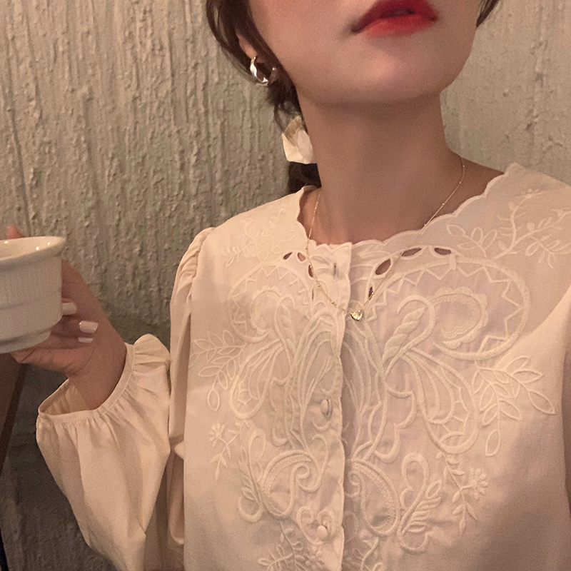 Ezgaga Vintage Shirts Women Korean Chic Embroidery Flower Hollow Out Single Breasted Puff Sleeve Blouse Office Lady Elegant 210317