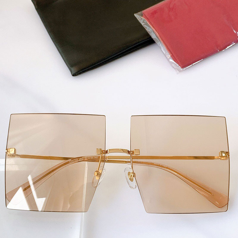 Oversized lenses 0123 sunglasses rimless metal temples brand men and women fashion shopping outdoor beach driving glasses designer top quali, White;black
Oversized lenses 0123 sunglasses rimless metal temples brand men and women fashion shopping outdoor beach driving glasses designer top quali, White;black