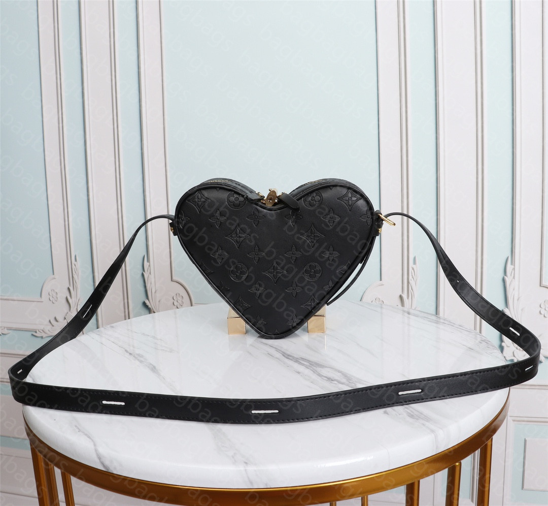 Designer bag classic love heart-shaped one-shoulder messenger chain leather luxury shoulder clutch female handbag, Black
Designer bag classic love heart-shaped one-shoulder messenger chain leather luxury shoulder clutch female handbag, Black