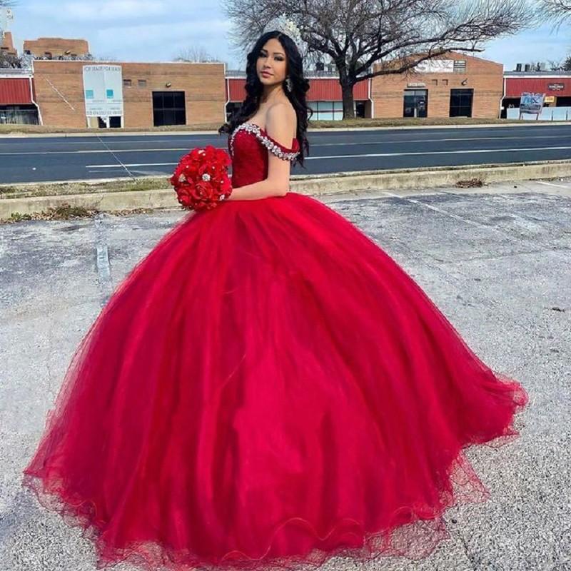 Retro Crystals Beaded Red Princess Quinceanera Dresses Floor Length Lace Ball Gown Brithday Prom Party Gowns Sweet 16 Dress Off The Shoulder Tulle Ves
