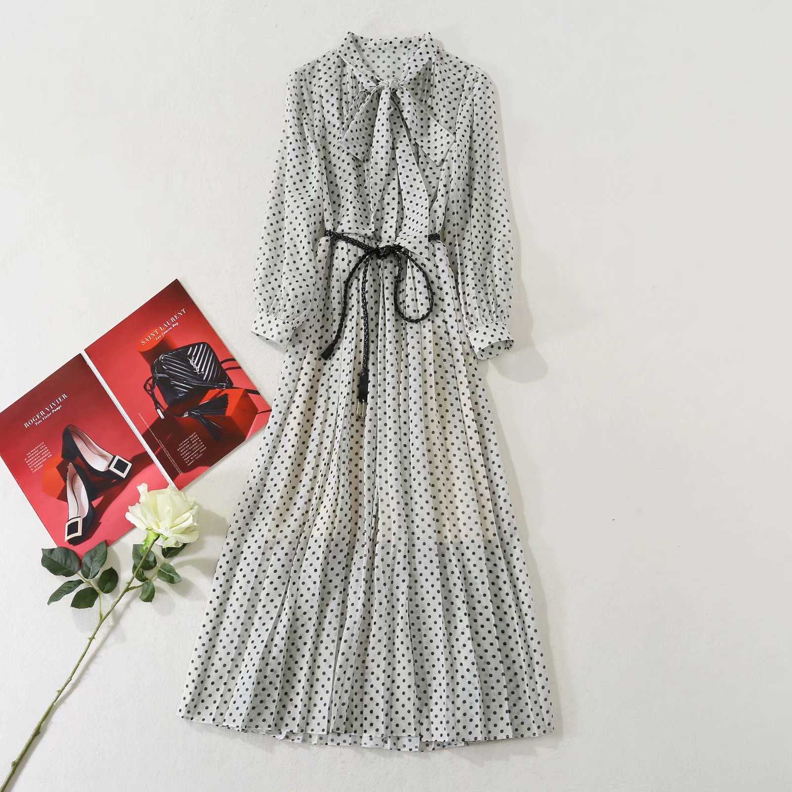 HIGH QUALITY Runway Designer Women's Retro Scarf Bow Collar 3/4 Lantern Sleeve Polka Dot Print Mid-Calf Dress 210526, Apricot
HIGH QUALITY Runway Designer Women's Retro Scarf Bow Collar 3/4 Lantern Sleeve Polka Dot Print Mid-Calf Dress 210526, Apricot