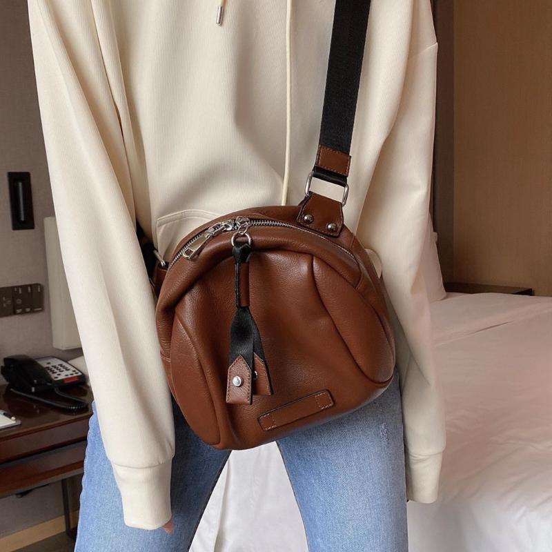 Evening Bags 2021 Design Messenger Bag Multifunctional Leather One-Shoulder Exquisite Female Retro Crossbody, Black
Evening Bags 2021 Design Messenger Bag Multifunctional Leather One-Shoulder Exquisite Female Retro Crossbody, Black