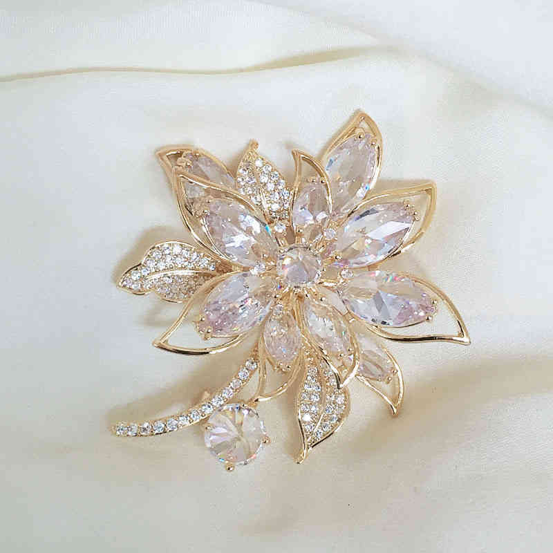 2021 Color Zircon Flower Brooch Female Korean Fashion Temperament Gold High-grade