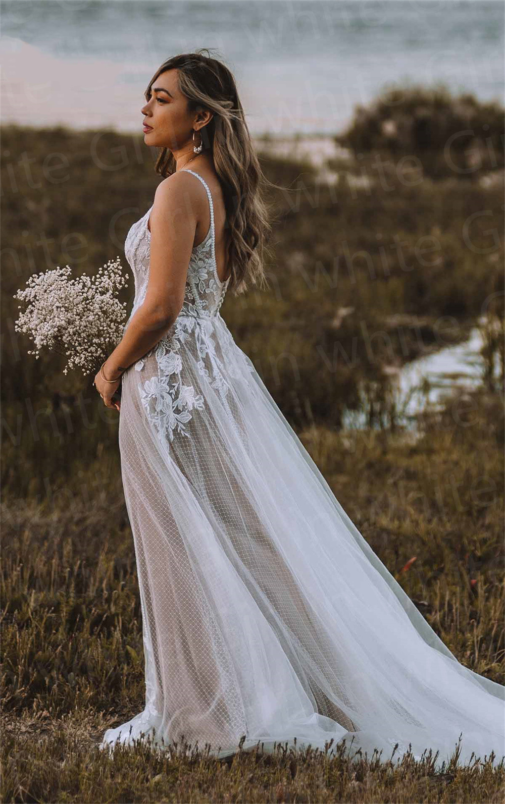 bohemian beach Wedding Dresses 2022 Feminine Spaghetti Straps Lace Appliques Tulle country Modern Bridal Gown Vestidos De Novia