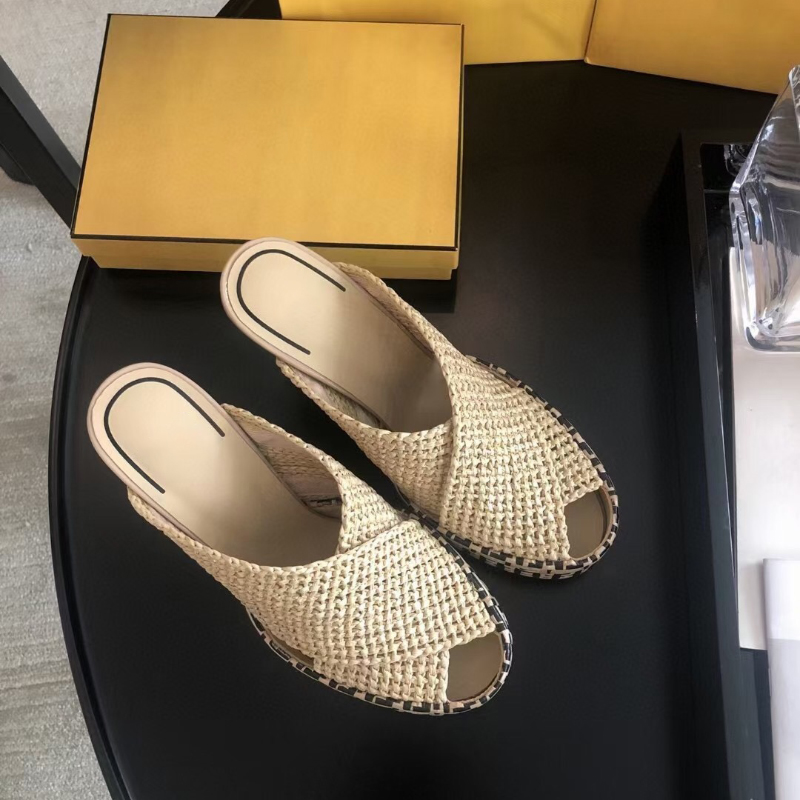 Top quality Beige Braided raffia woven women slippers slide heel Sandals heels shoes mules sandal luxury designers slides high band slipper
Top quality Beige Braided raffia woven women slippers slide heel Sandals heels shoes mules sandal luxury designers slides high band slipper