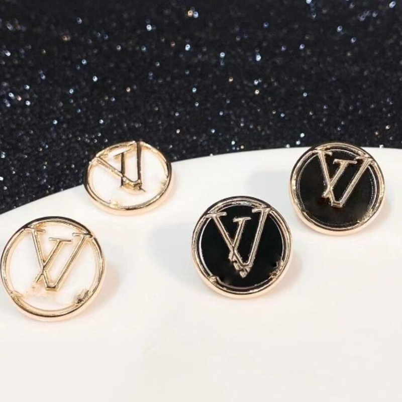18K Gold Plated Designer Earrings Stud Designers Brand Geometry Letters Fashion Women Enamel Earring Wedding Party Jewerlry Classic Style ER, Golden;silver
18K Gold Plated Designer Earrings Stud Designers Brand Geometry Letters Fashion Women Enamel Earring Wedding Party Jewerlry Classic Style ER, Golden;silver