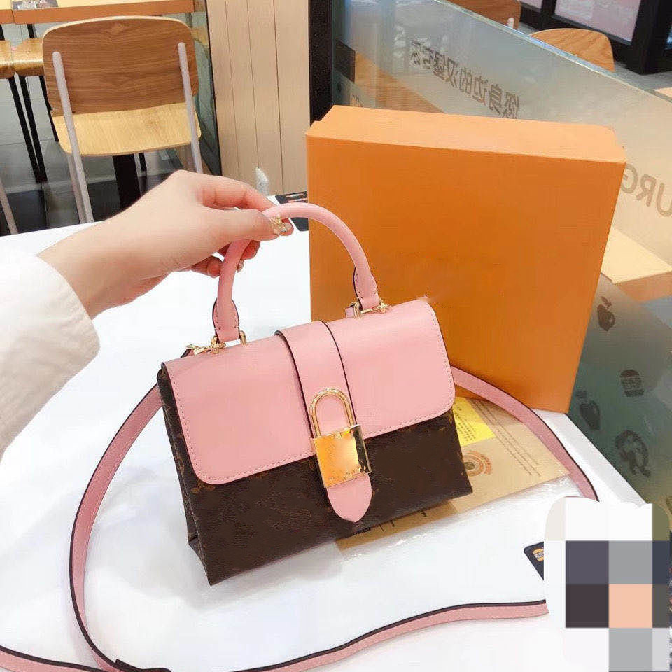 2021 Women Totes Fashion luxury Handbag Shoulder Pillow Bags Lady Cross Body Clutch Plain Genuine Leather Zipper Bucket Bag Famous Designer Crossbody tote Handbags, Beige
2021 Women Totes Fashion luxury Handbag Shoulder Pillow Bags Lady Cross Body Clutch Plain Genuine Leather Zipper Bucket Bag Famous Designer Crossbody tote Handbags, Beige