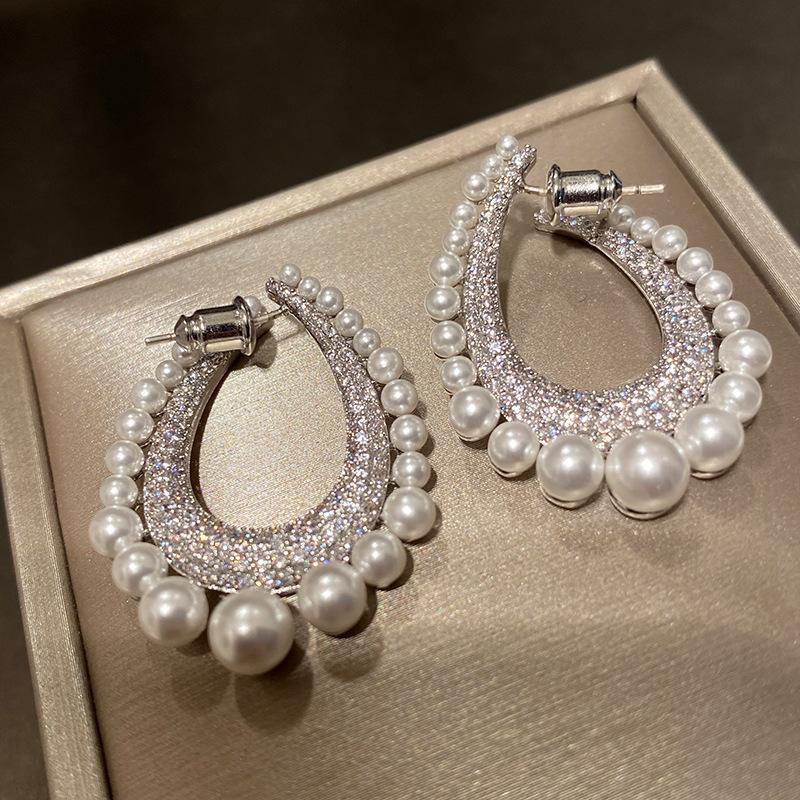 Dangle & Chandelier 2021 Fashion One Row Drop-shaped Pearl Inlay Detachable Simple Circle Ladies Earrings
Dangle & Chandelier 2021 Fashion One Row Drop-shaped Pearl Inlay Detachable Simple Circle Ladies Earrings