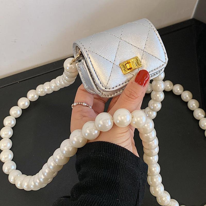 Mini Bag Women Lingge Pearl Chain Shoulder Messenger Bags And Crossobody Ladies Luxury Hanging Neck Earphone Hobos Totes, White bag
Mini Bag Women Lingge Pearl Chain Shoulder Messenger Bags And Crossobody Ladies Luxury Hanging Neck Earphone Hobos Totes, White bag
