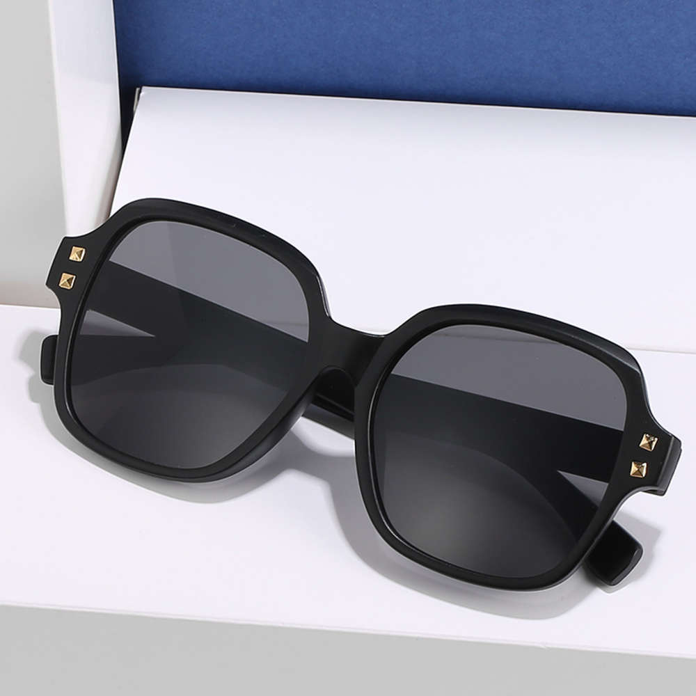 2021 New product Korean Sunglass online red street shooting round fashion large frame sunglass star Sunglass
2021 New product Korean Sunglass online red street shooting round fashion large frame sunglass star Sunglass